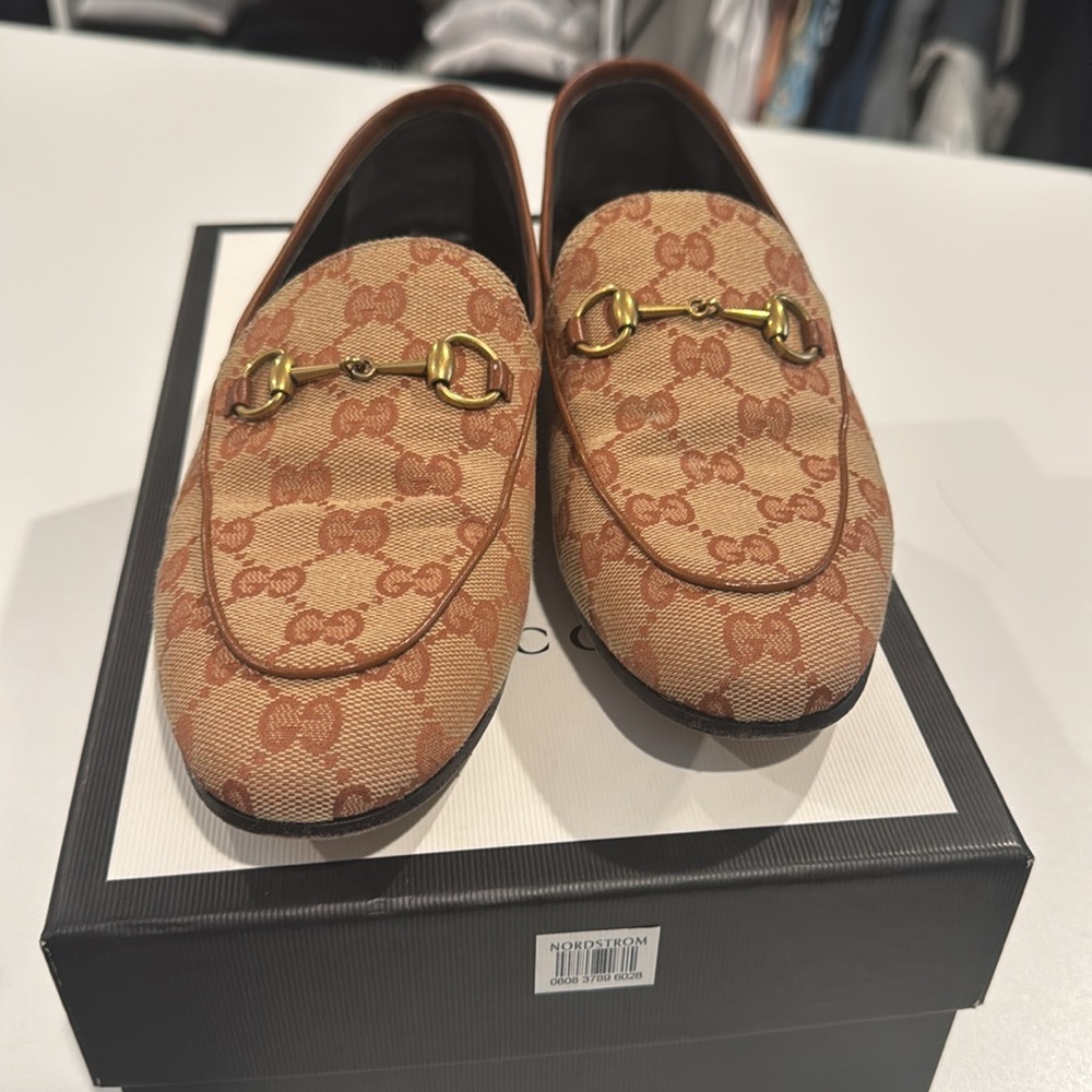 Gucci WOMEN'S GUCCI JORDAAN LOAFER size 38 - Picture 9 of 9